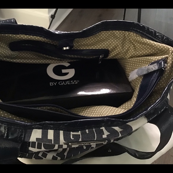 Guess Signature Canvas Tote Large - Picture 13 of 13